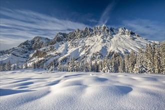 Mandlwand and Hochkoenig in winter