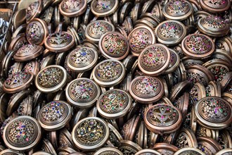 Set of round vintage pocket mirrors with a pattern