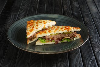 Club sandwich with meat