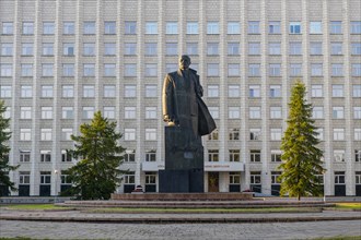 Lenin statue in Arkhangelsk