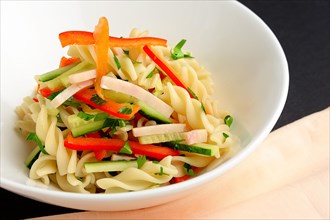 Salad with pasta and vegetables