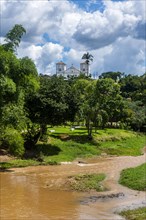 Rio das Almas with the Igreja de Nosso Senhor do Bonfim in the background