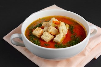 Tomato soup with crackers
