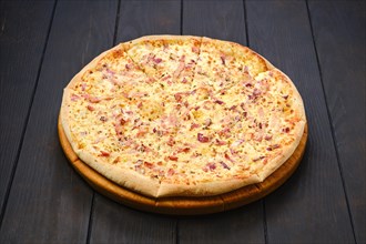 Pizza with parma ham