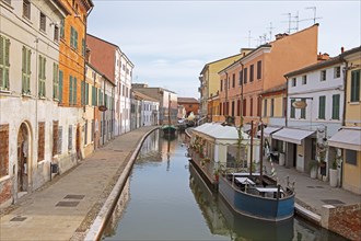 Via Fogli on the canal