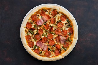 Close up view of pizza with chicken