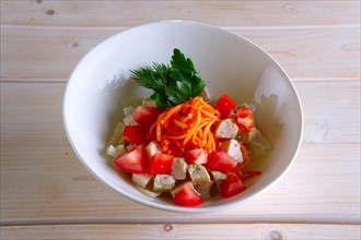 Salad with spicy carrot