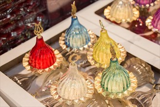 Handmade multicolor Turkish dishes on the market