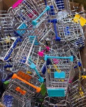 Set of model shopping cart of various colors