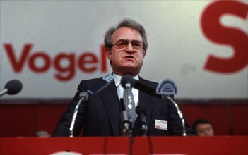 Dortmund. Party Congress of the Social Democratic Party of GermanySPD) on 29. 6. 1983 in the Westfalenhalle. Johannes Rau