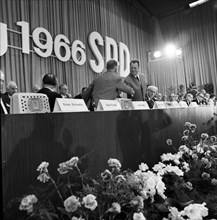 The SPD party conference of 1-5-6. 1966 in the Dortmund Westfalenhalle. Alfred Nau