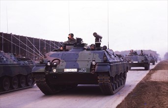 Bergen. Field parade of the Bundeswehr on the 30th anniversary of the founding of the Bundeswehr on 13. 11. 1985