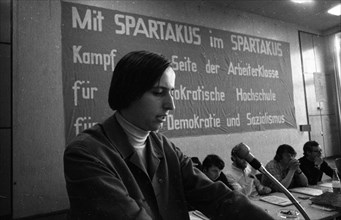 The student congress of the DKP-affiliated student federation MSB Spartakus on 20. 5. 1971 took place in Bonn. Uwe Knickrehm at the speakerp