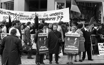 The 2nd meeting of Chancellor Willy Brandt with GDR MP Willi Stoph on 21 May 1971 in Kassel was accompanied by a large number of statements for and against the Brandt government's policy of detente