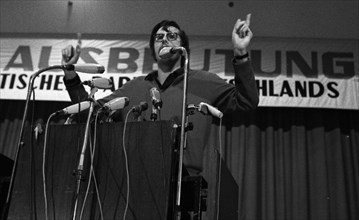 The Young Socialists had invited to a congress for apprentices on 28 November 1970 in Duesseldorf under the motto: Training instead of exploitation