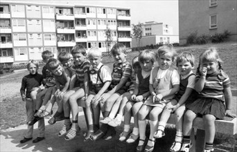 Photos and events from the Ruhr area in the years 1965 to 1971. Children and youth play