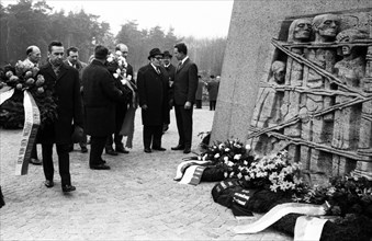 The honouring of the dead by the Nazi regime on Good Friday 1945