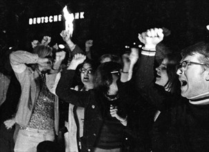 The demonstration of the Red Dot supporters and the demonstration afterwards were signs of solidarity with the legal persecutees in the Red Dot case on 12 October 1971 in Bochum
