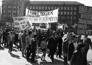 Spanish guest workers and German students demonstrated for victims of Franco dictatorship in Dortmund city centre on 25. 3. 1972