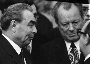 The visit of the Soviet head of state and party leader Leonid Brezhnev to Bonn from 18-22 May 1973 was a step towards easing Willy Brandt's East-West relations. Leonid Brezhnev at Gymnich Castle with ...
