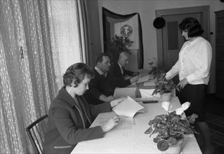 The picture was taken in the years 1965 to 1971 and shows a photographic impression of everyday life in this period of the GDR. District Halle People's Chamber Election