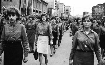The picture was taken between 1965 and 1971 and shows a photographic impression of everyday life in this period of the GDR. Karl-Marx-Stadt