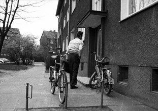 The everyday life of a family of a worker with three children on 18. 4. 1972 in Gelsenkirchen. At the housing estate