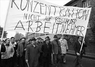 Employees of the Duesseldorf -Reisholz steel and tube works demonstrated on 6 November 1973 in Langenfeld-Immigrath against the loss of jobs