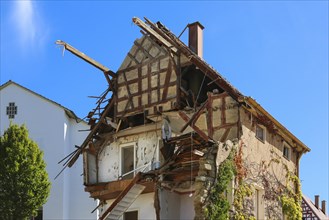 Demolition house