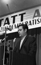 The Young Socialists had invited to a congress for apprentices on 28 November 1970 in Duesseldorf under the motto: Training instead of exploitation