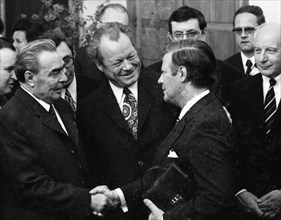 The visit of the Soviet head of state and party leader Leonid Brezhnev to Bonn from 18-22 May 1973 was a step towards easing tensions in the East-West relationship by Willy Brandt. Leonid Brezhnev