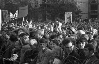 Far-reaching peaceful protests by students at the University of Muenster during the 1968 election campaign were answered by the police with the use of water cannons