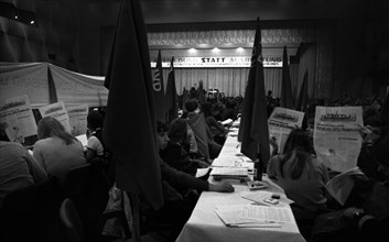 The Young Socialists had invited to a congress for apprentices on 28 November 1970 in Duesseldorf under the motto: Training instead of exploitation