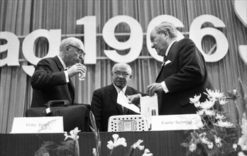 The SPD Party Congress of 1-5-6. 1966 in the Dortmund Westfalenhalle. . Fritz Erler