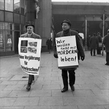 A protest of leftists and pacifists in the centre of Essen in 1965 turned against a glorification of Nazi crimes with a protest