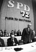 The SPD rally for the ratification of the East German treaties on 23. 4. 1972 in the Westfalenhalle in Dortmund. . f. l. t. r