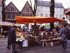 Wismar. Market on 21. 12. 1990