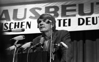 The Young Socialists had invited to a congress for apprentices on 28 November 1970 in Duesseldorf under the motto: Training instead of exploitation