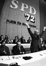 The SPD rally for the ratification of the East German treaties on 23. 4. 1972 in the Westfalenhalle in Dortmund. . f. l. t. r