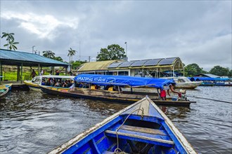 Boattour on the Amazon