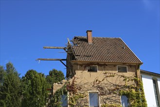 Demolition house