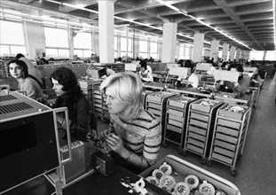 Women's workplaces at Siemens on 22. 11. 1973 during the production of telephone sets in Bocholt