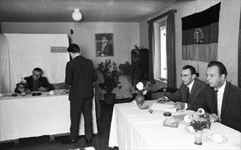 The picture was taken in the years 1965 to 1971 and shows a photographic impression of everyday life in this period of the GDR. District Halle People's Chamber Election