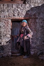 Elderly woman in Photoksar