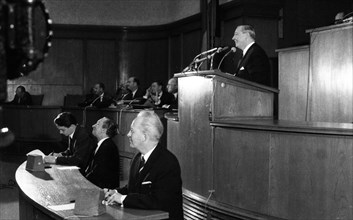 Session of the North Rhine-Westphalian Parliament in 1965 in Duesseldorf