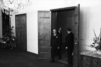 On the arrival of the Soviet head of state and party Leonid Brezhnev by Willy Brandt on 18. 5. 1973