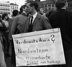 Predominantly students demonstrated for a Hands Off Laos in Bonn in 1970 against the deployment of the US army in Indochina. Opponents of the protest