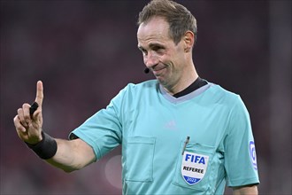 Referee Referee Sascha Stegemann gesture index finger