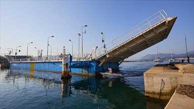 Half open swing bridge