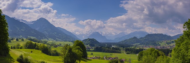 Panorama from the Malerwinkel into the Illertal with Schoellanger castle church and Fischen
